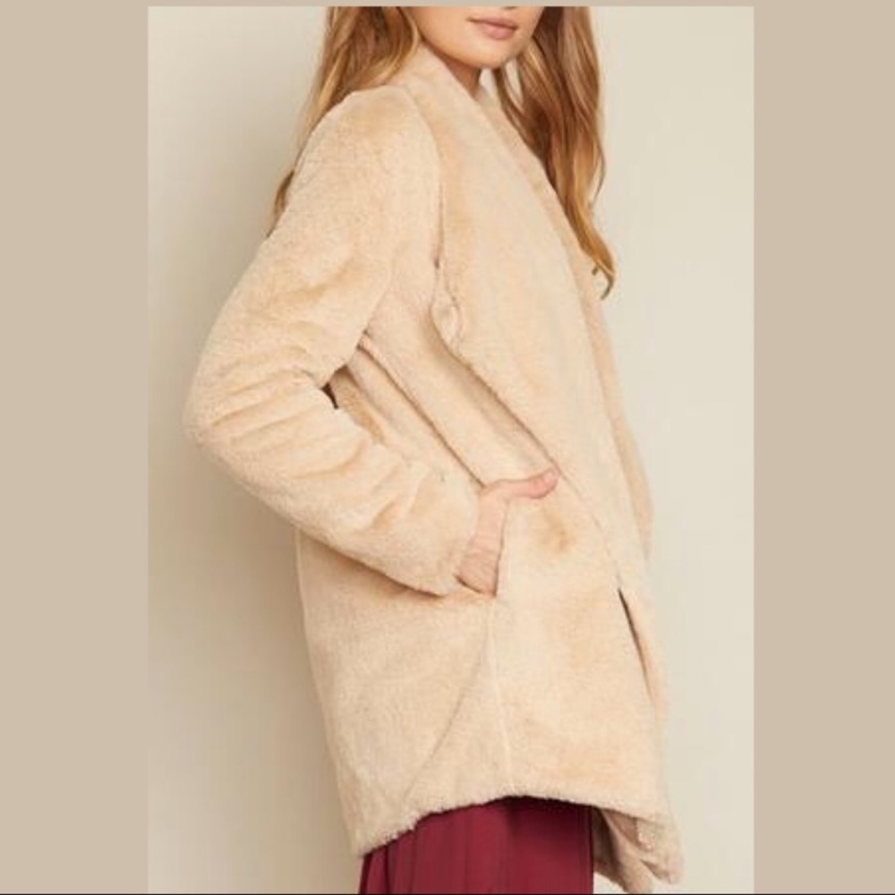 COPY - NWOT Dress Forum Faux Fur Coat